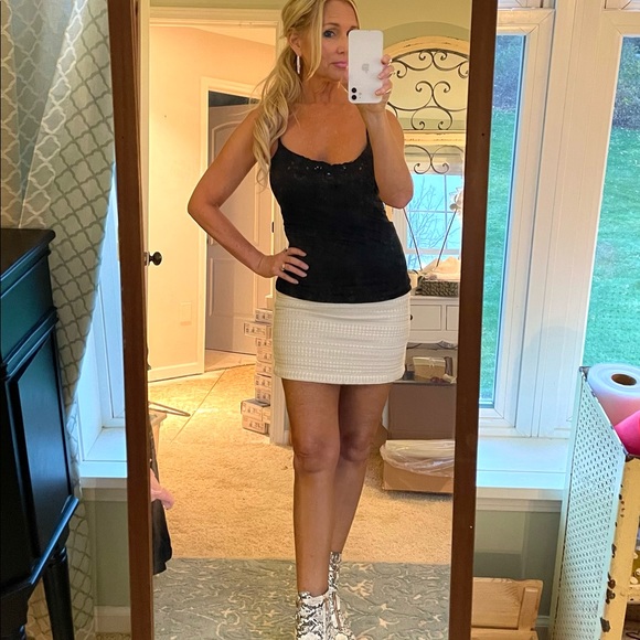 H&M Dresses & Skirts - Price⬇️ Knit Cream Mini Skirt